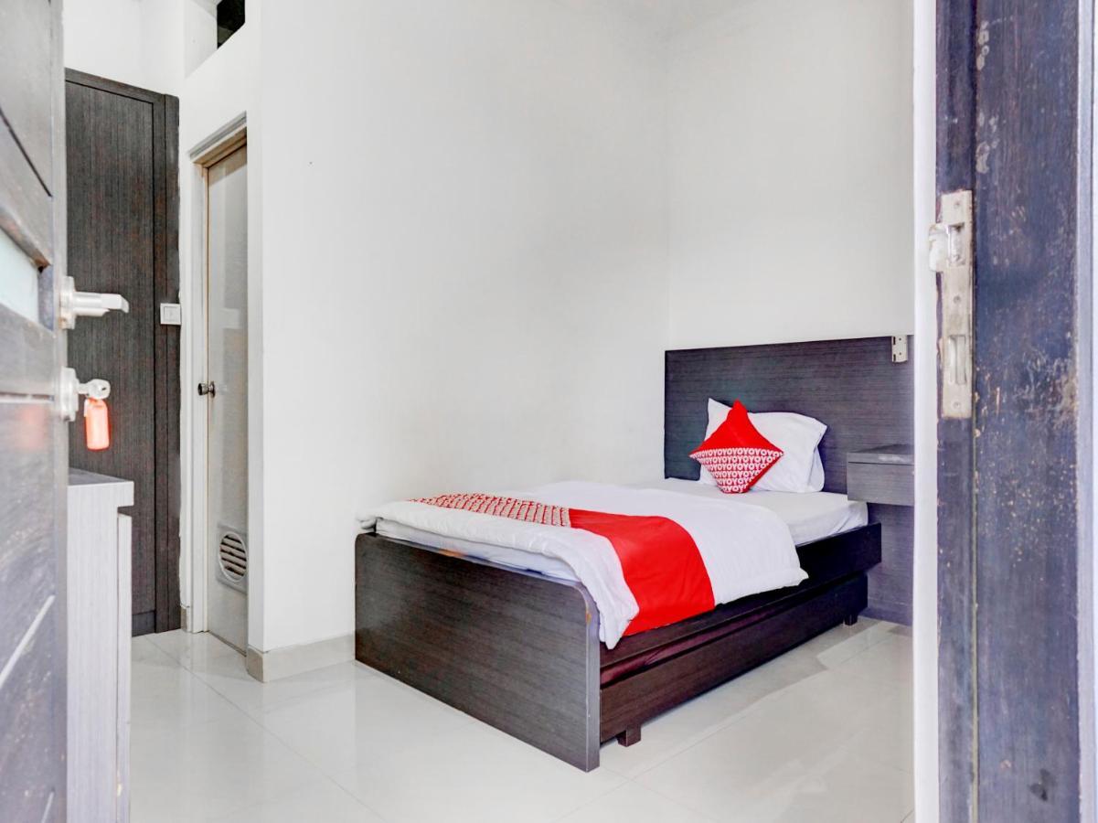 Oyo 90438 Mampang 34 Residence Jakarta Exterior foto